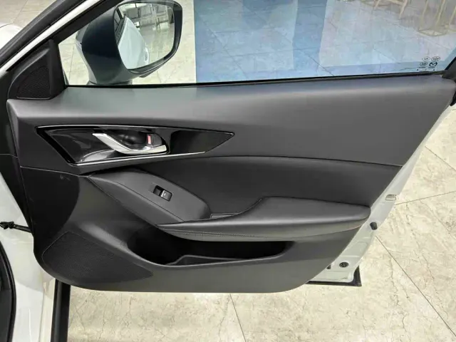 Mazda CX-4 — Фото автомобиля 18
