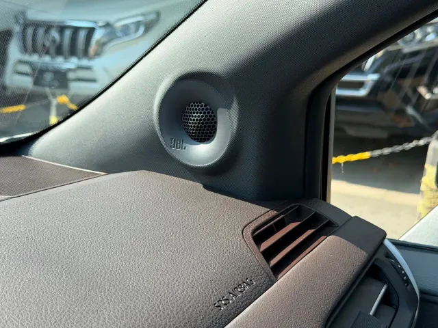 Toyota Granvia — Фото автомобиля 13