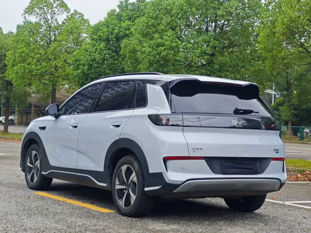 BYD Sealion 05 EV — Фото автомобиля 6