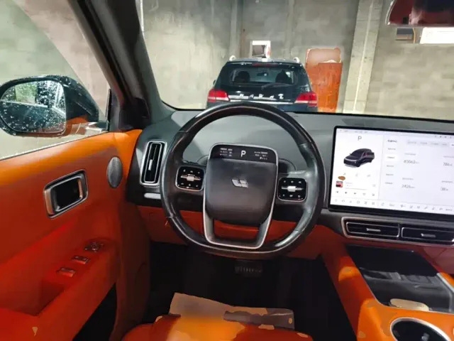 Li Auto L8 — Фото автомобиля 10