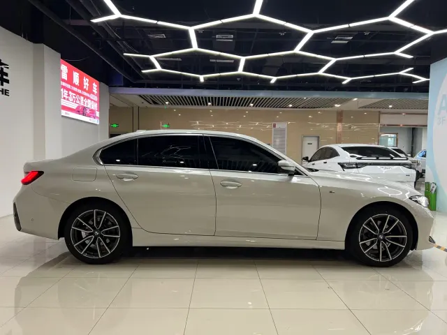 BMW 3 Series — Фото автомобиля 8