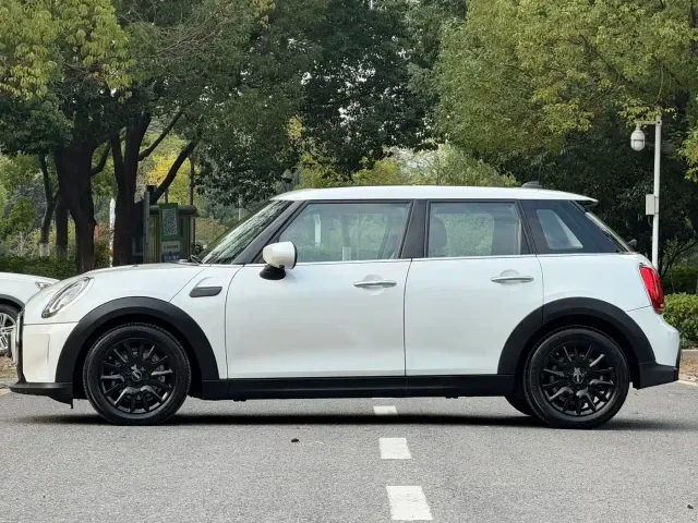 MINI Hatch — Фото автомобиля 3
