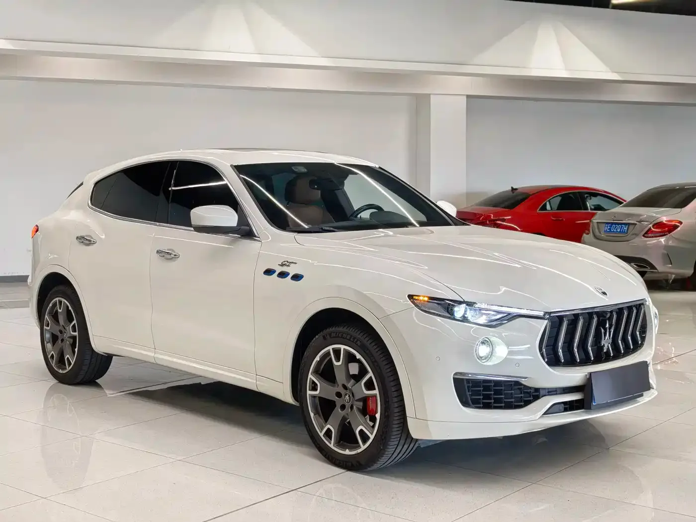 Maserati Levante 2022 2.0T GT Edge Edition — Фото автомобиля 3