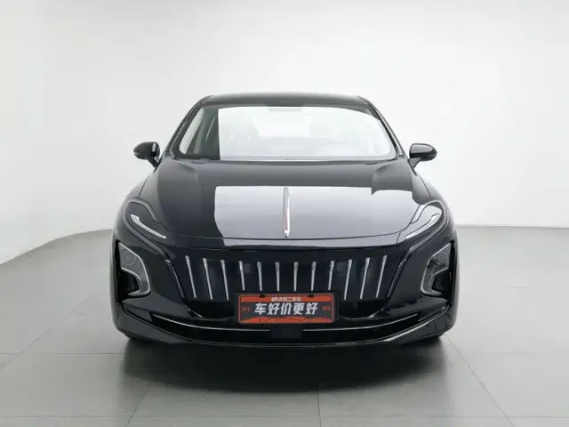Hongqi E-QM5 — Фото автомобиля 3