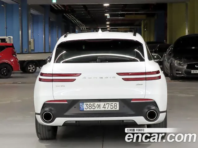 Genesis GV70 — Фото автомобиля 3