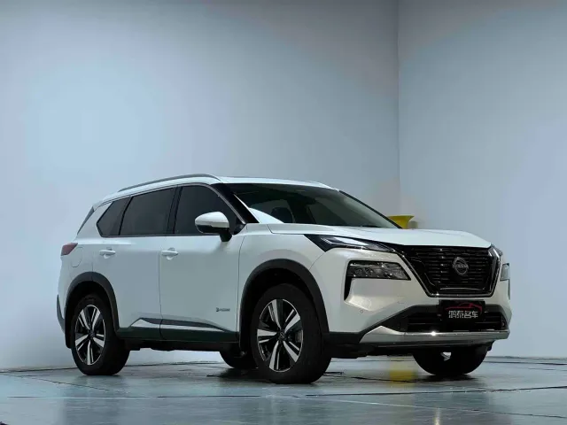 Nissan X-Trail — Фото автомобиля 4