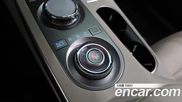 Genesis GV70 — Фото автомобиля 9