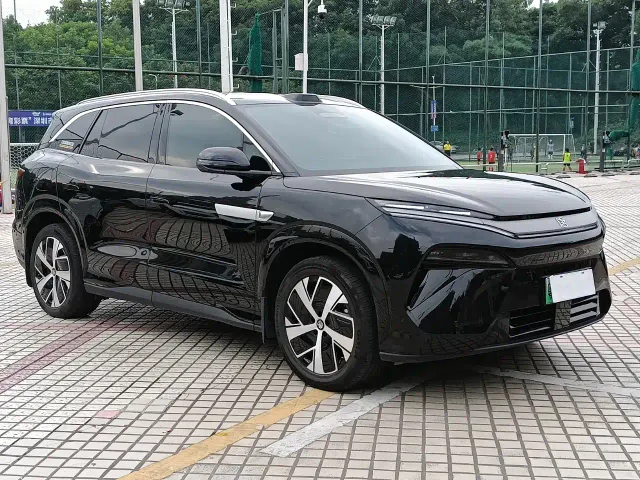 BYD Tang L — Фото автомобиля 3
