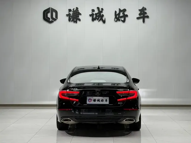 Honda Accord — Фото автомобиля 6