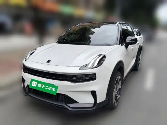 Lynk & Co 06 — Фото автомобиля 2
