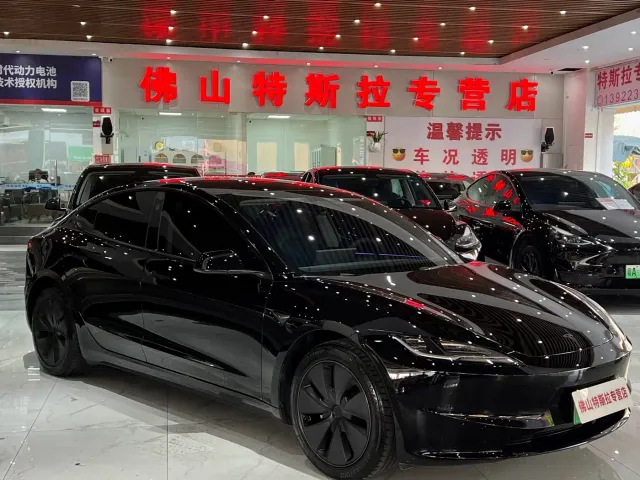 Фотография автомобиля — Tesla Model 3