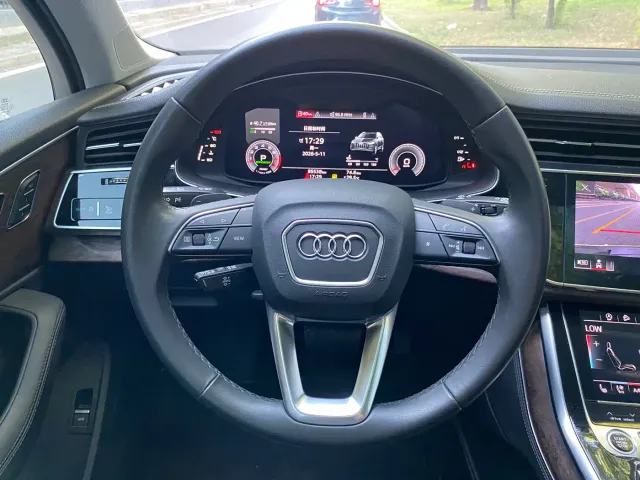 Audi Q7 — Фото автомобиля 13