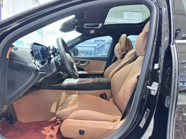 Mercedes-Benz E-Class — Фото автомобиля 5