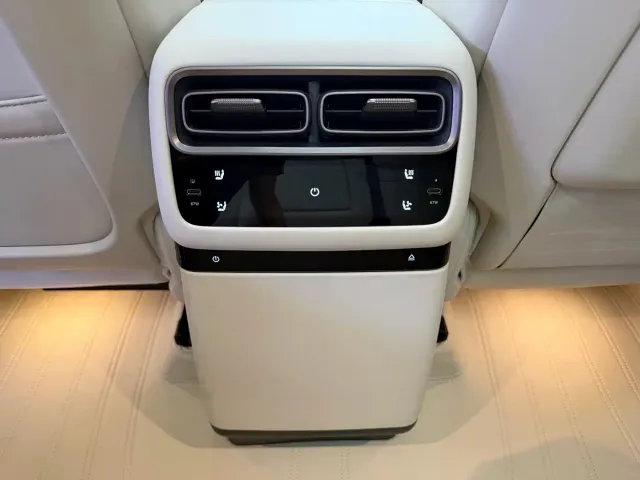 Li Auto i6 — Фото автомобиля 9