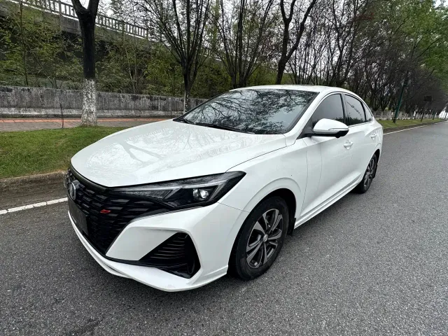 Changan Eado — Фото автомобиля 3