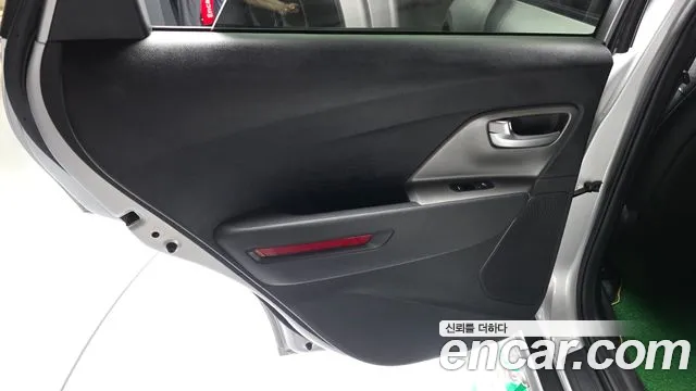 Kia Niro — Фото автомобиля 14