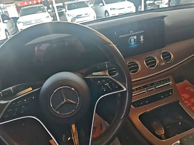 Mercedes-Benz E-Class — Фото автомобиля 13