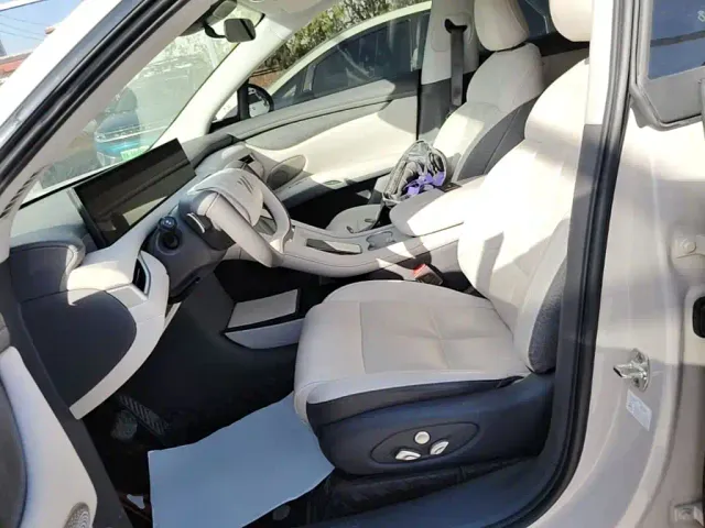 IM Motors LS6 — Фото автомобиля 14
