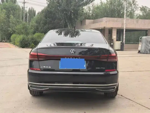 Volkswagen Passat — Фото автомобиля 5