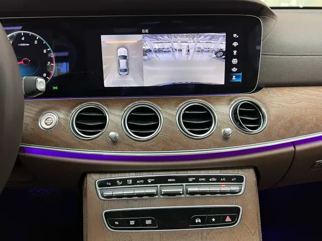 Mercedes-Benz E-Class — Фото автомобиля 13