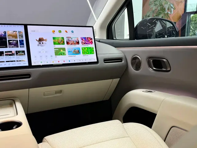 Li Auto i8 — Фото автомобиля 6