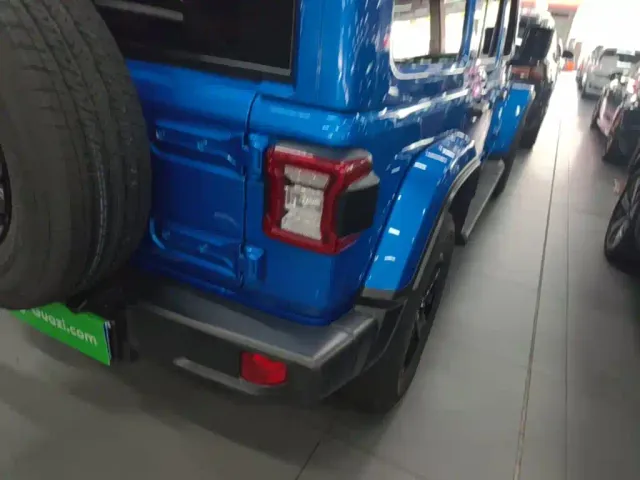 Jeep Wrangler — Фото автомобиля 23