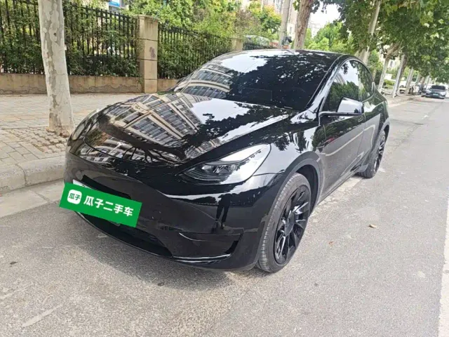 Фотография автомобиля — Tesla Model Y