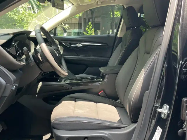 Buick Envision Plus — Фото автомобиля 8