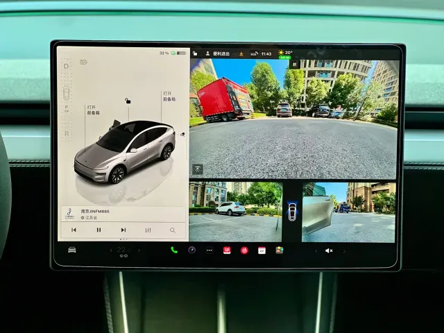 Tesla Model Y L — Фото автомобиля 7