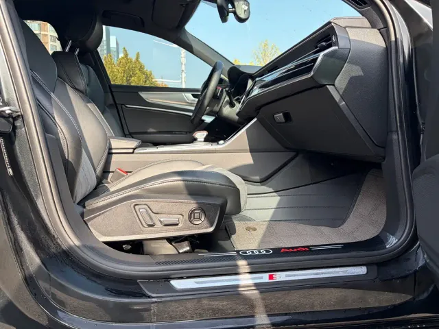 Audi A6L — Фото автомобиля 10