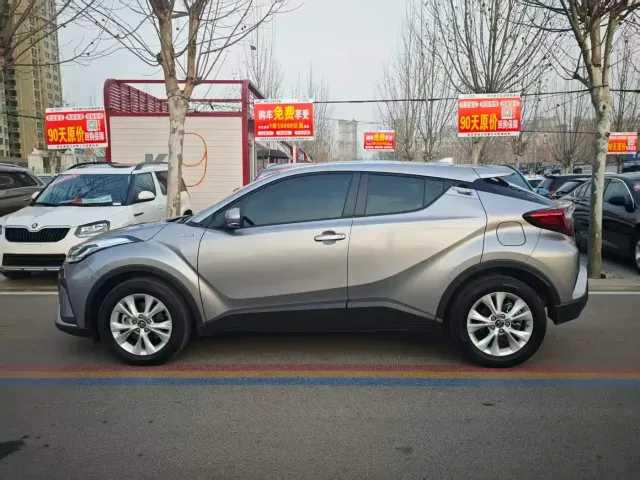 Toyota Toyota IZOA 2022 Hybrid 2.0L Yixing Edition — Фото автомобиля 4