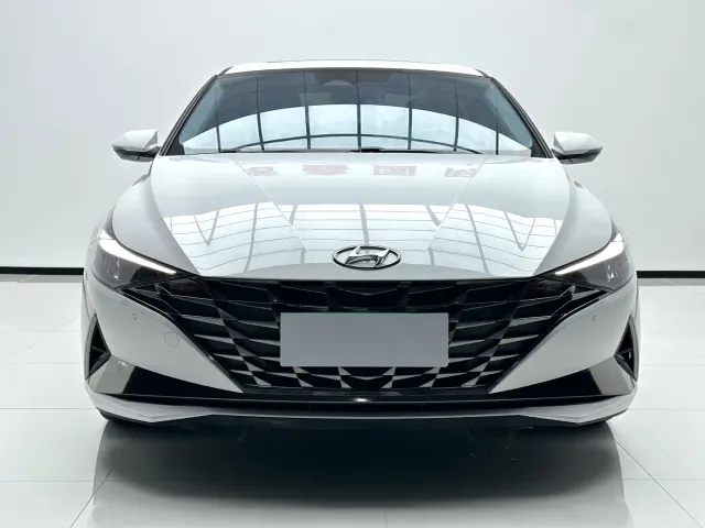 Hyundai Elantra — Фото автомобиля 3