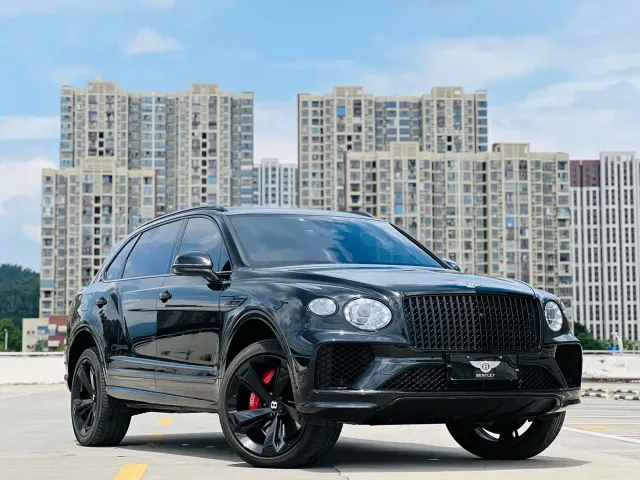 Bentley Bentayga — Фото автомобиля 3