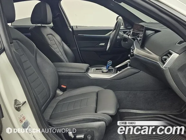 BMW i4 — Фото автомобиля 10