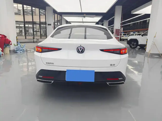 Changan Eado — Фото автомобиля 14
