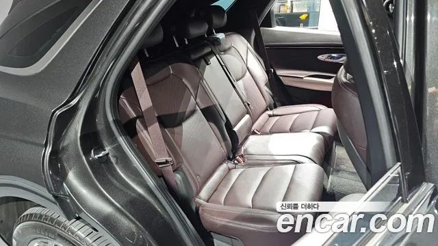 Genesis GV70 — Фото автомобиля 17