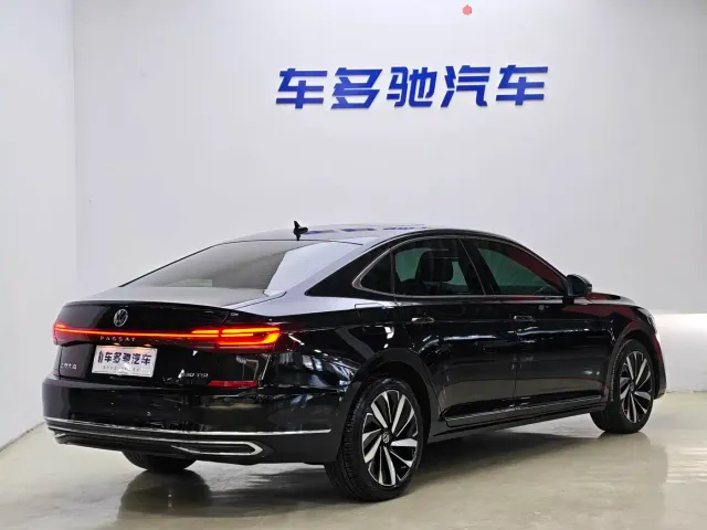Volkswagen Passat — Фото автомобиля 7