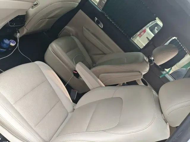Li Auto ONE — Фото автомобиля 18