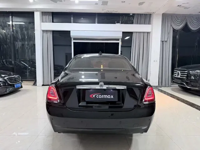 Rolls-Royce Ghost — Фото автомобиля 8