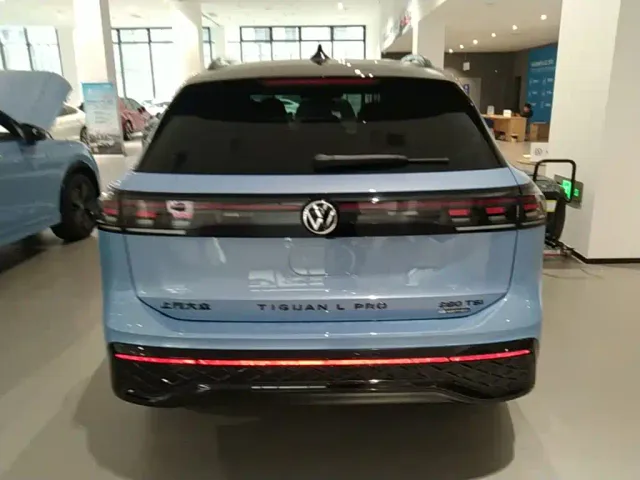 Volkswagen Tiguan L — Фото автомобиля 5