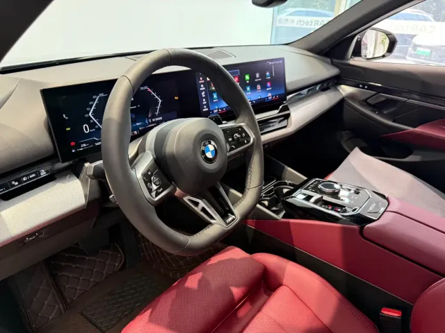 BMW 5 Series — Фото автомобиля 4