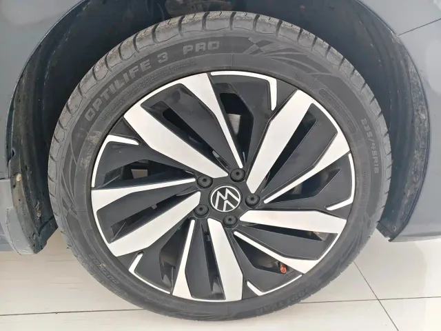 Volkswagen Passat — Фото автомобиля 14
