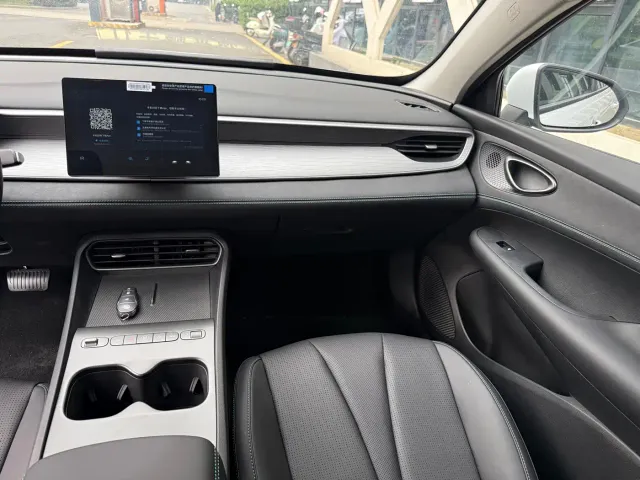 BYD Seal 05 DM-i — Фото автомобиля 8