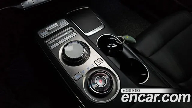 Genesis GV70 2.5T Бензин 2WD — Фото автомобиля 9