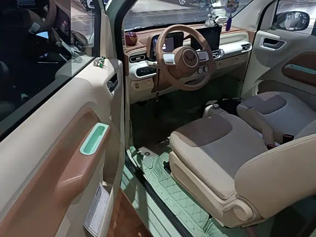 Wuling Hongguang Mini EV — Фото автомобиля 15