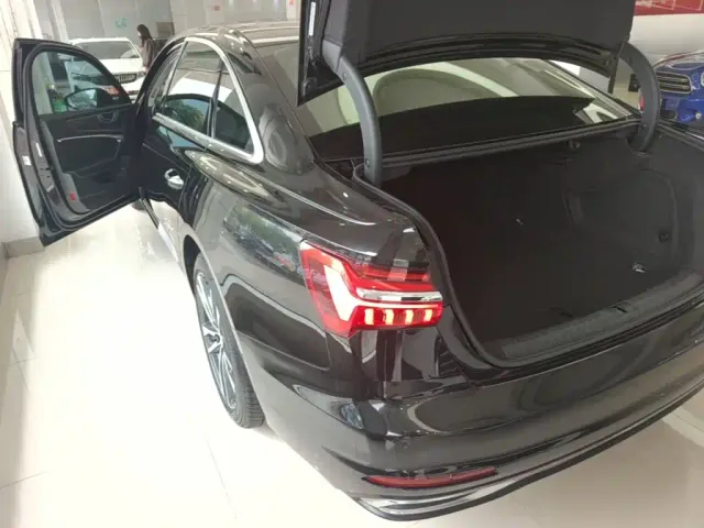 Audi A6L — Фото автомобиля 4