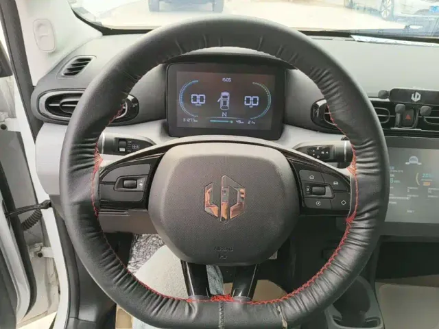 Leapmotor T03 — Фото автомобиля 10