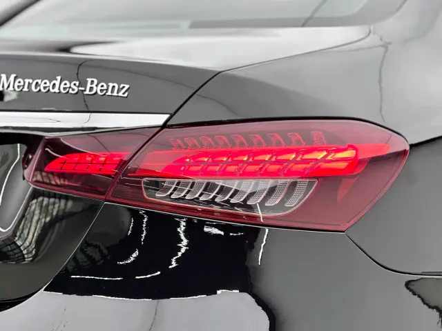 Mercedes-Benz E-Class — Фото автомобиля 16