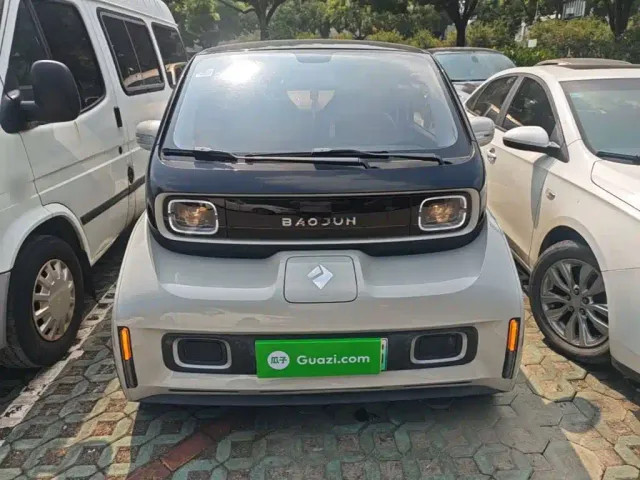 Baojun KiWi EV — Фото автомобиля 2