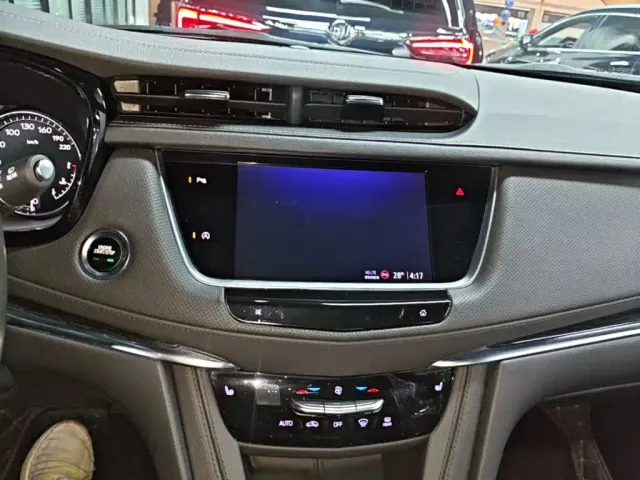 Cadillac XT5 — Фото автомобиля 12